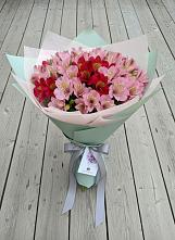 Букет цветов из:  Альстромерии в Высоком