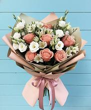Букет цветов из:  Розы, Альстромерии и Лизиантусы в Высоком