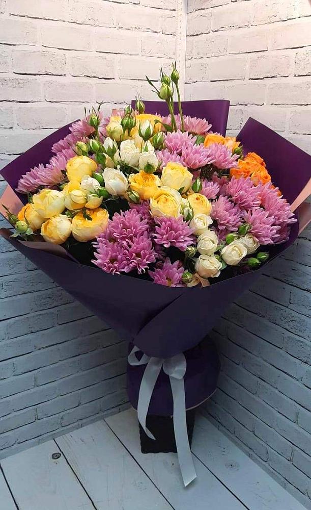 Букет цветов из: Хризантемы и Розы в Высоком