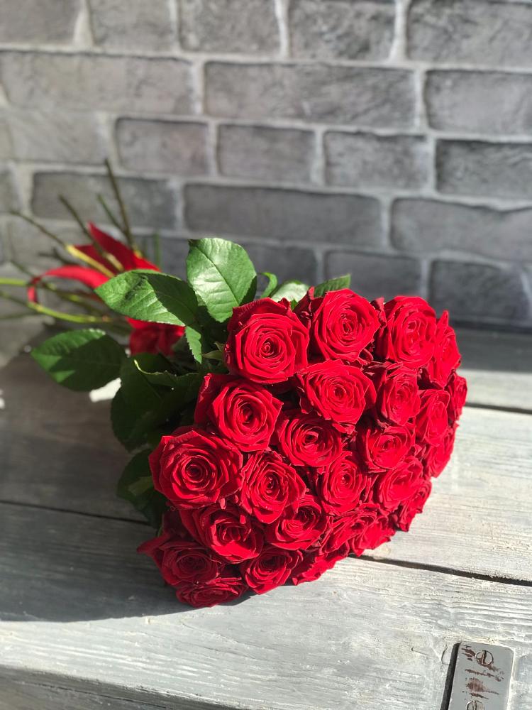 Букет Красные розы Фридом в Высоком