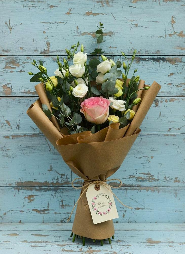 Букет цветов из: Розы и Лизиантусы в Высоком