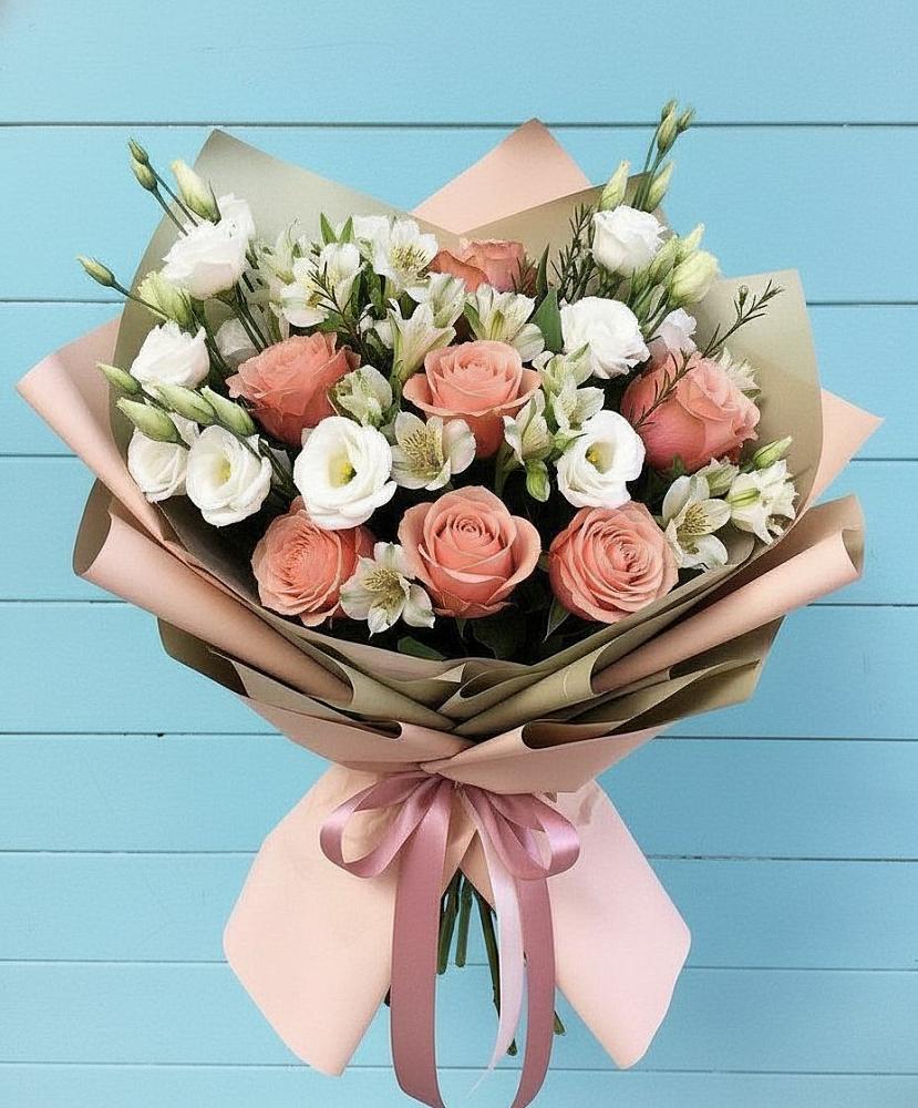 Букет цветов из: Розы, Альстромерии и Лизиантусы в Высоком