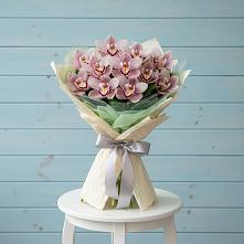 Букет цветов из:  Орхидеи и Розы #REPLACE_PRED# Высоком