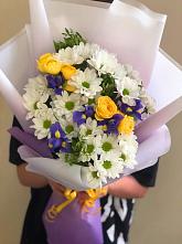 Букет цветов из:  Ирисы, Хризантемы и Розы #REPLACE_PRED# Высоком