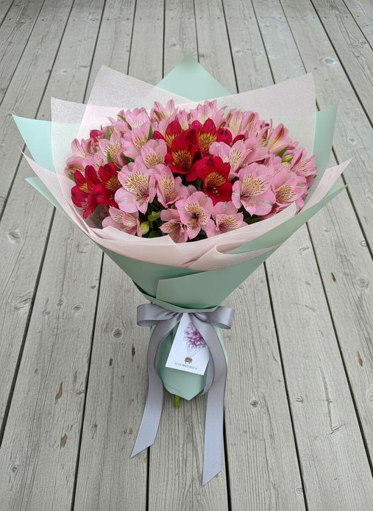 Букет цветов из: Альстромерии в Высоком
