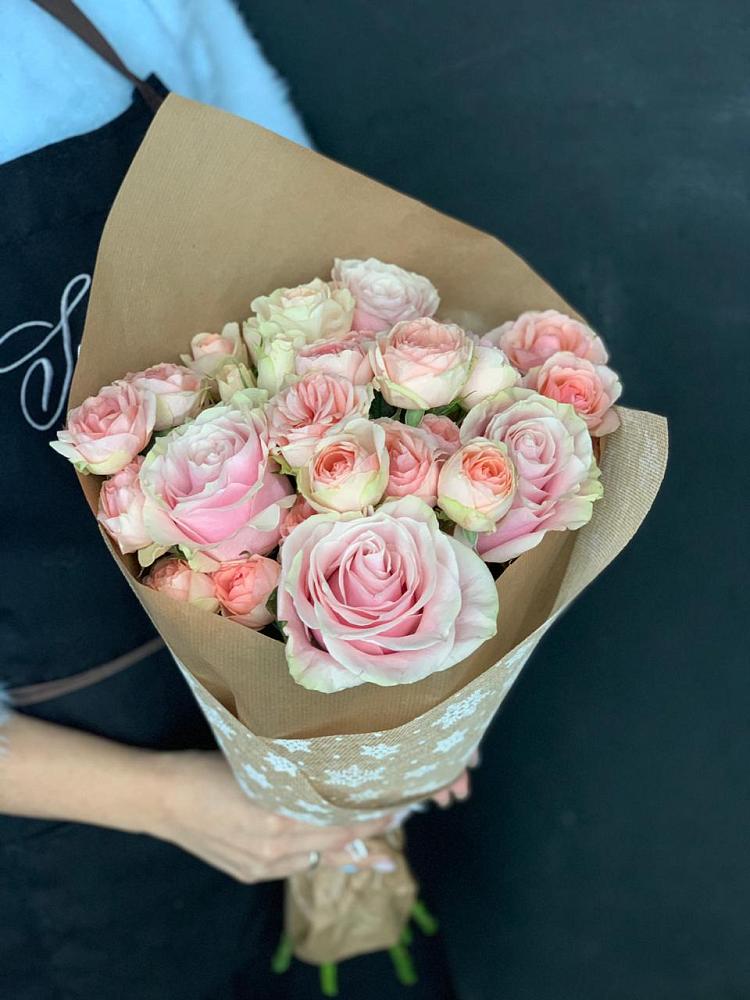 Букет цветов из: Хризантемы и Розы в Высоком