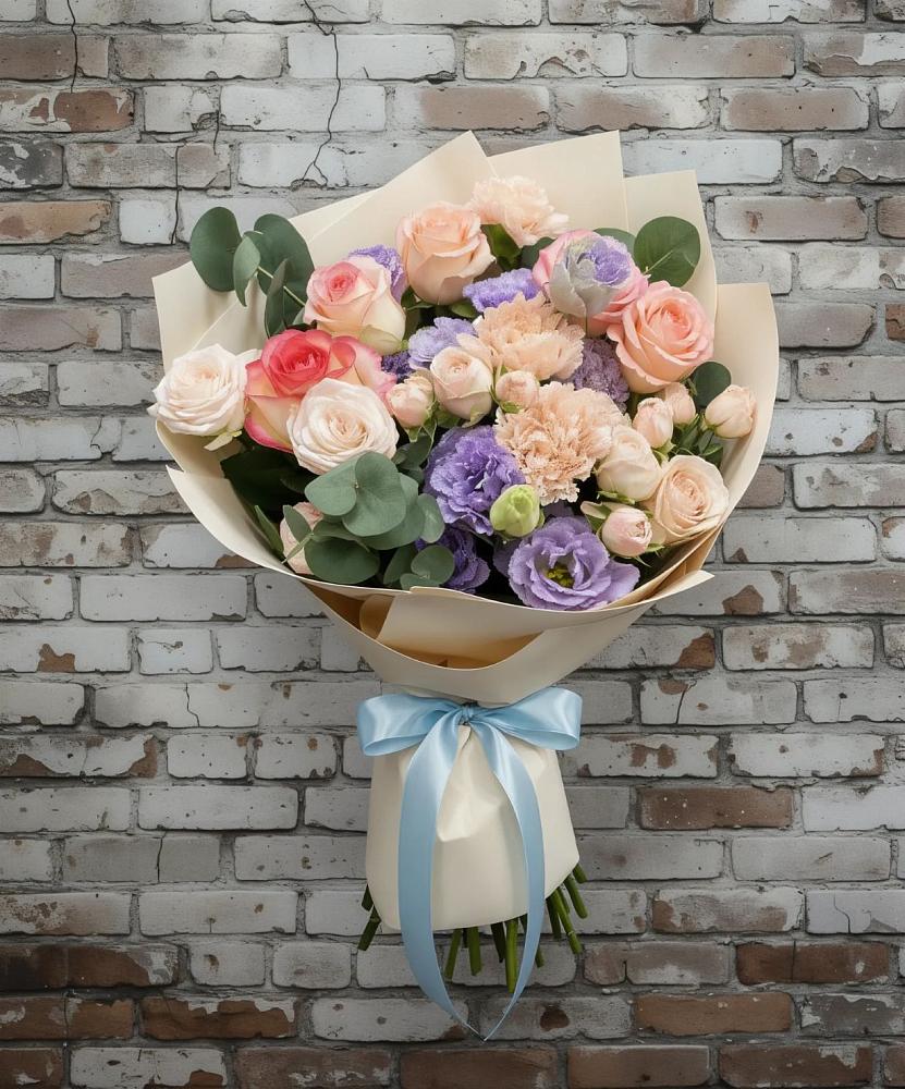 Букет цветов из: Розы, Лизиантусы и Гвоздики в Высоком