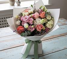 Букет цветов из:  Розы, Лизиантусы и Гвоздики в Высоком