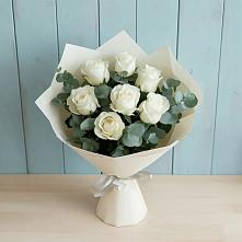 Букет Белые розы в Эвкалипте в Высоком
