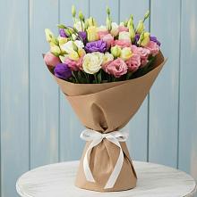 Букет цветов из:  Лизиантусы в Высоком